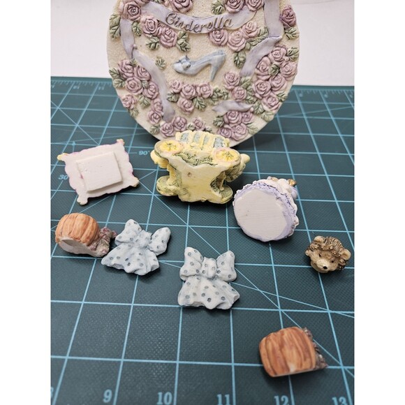 Vintage Cinderella 1996 Popular Imports Mini Resin Tea set - Picture 16 of 16